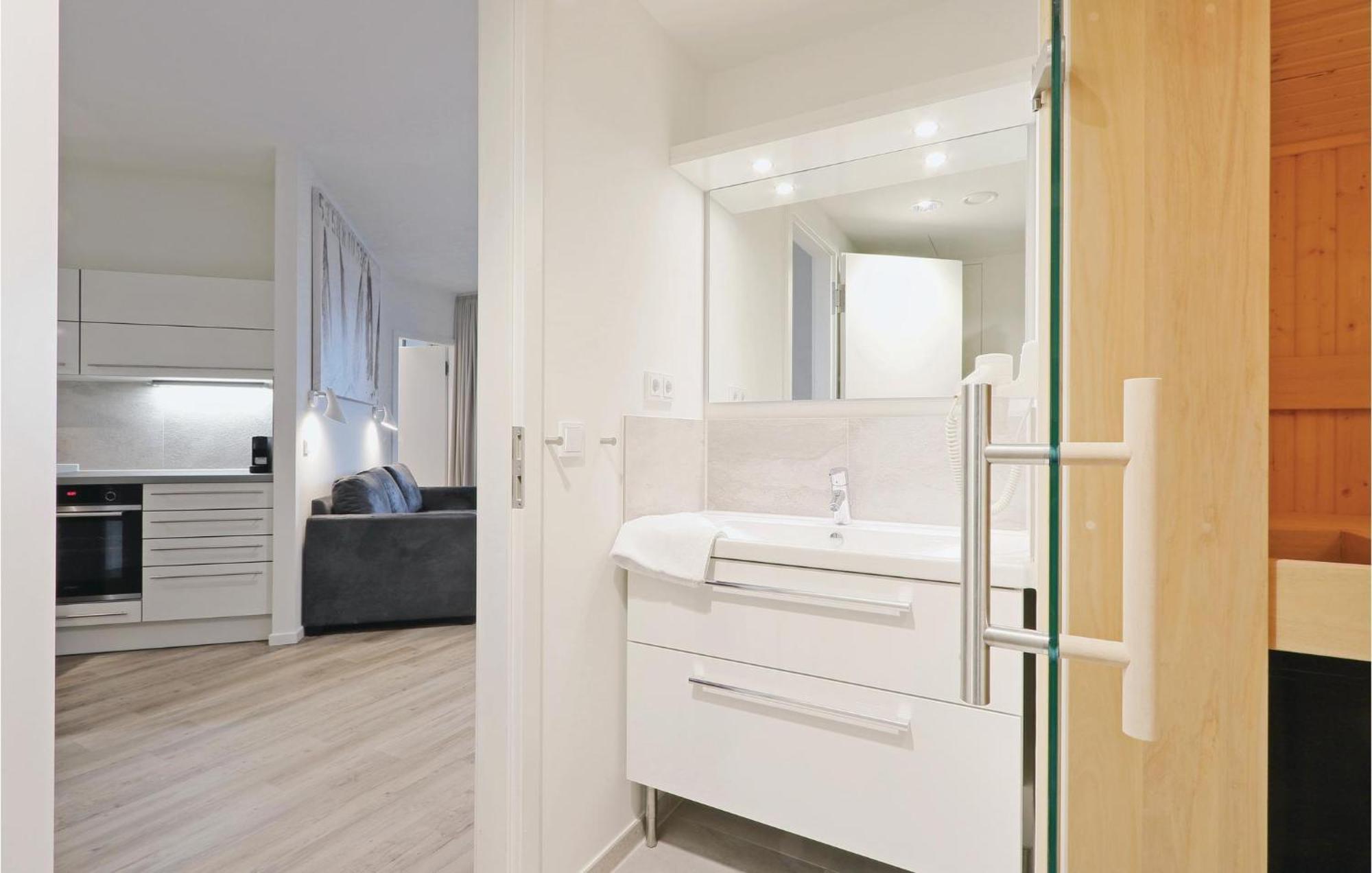 Lovely Apartment In Luebeck Travemuende With Sauna Экстерьер фото